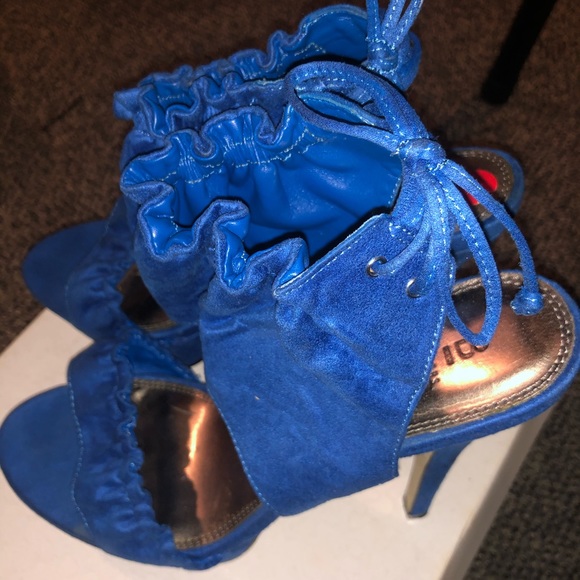 Bakers -Flirty - Picture 2 of 4